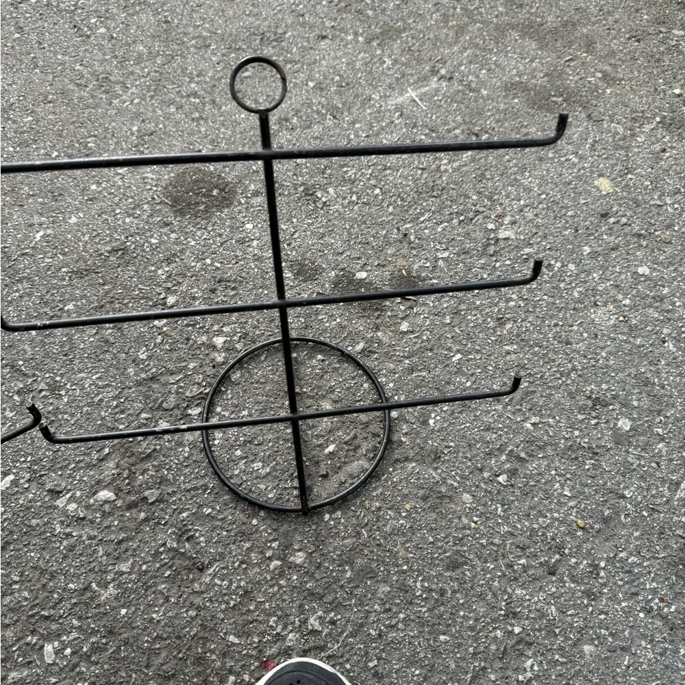Display hanging wires